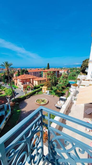 Blu Apartment In Historical Hunbury Bordighera Εξωτερικό φωτογραφία